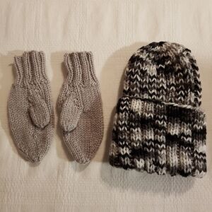 Boys 2-4 hand knit hat & mitten set black white & gray New